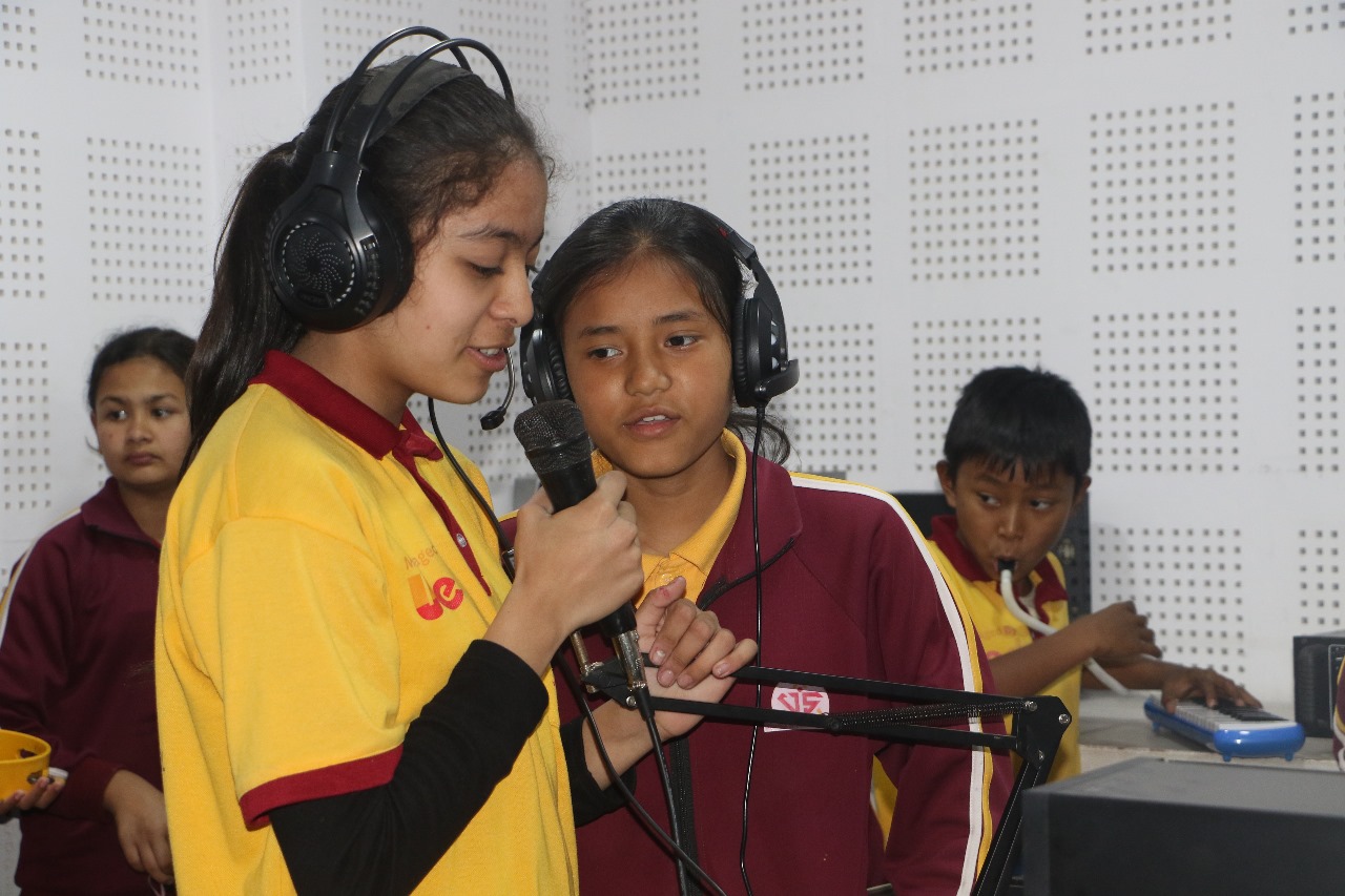 Debate (Sr. and M.S.) House-wise